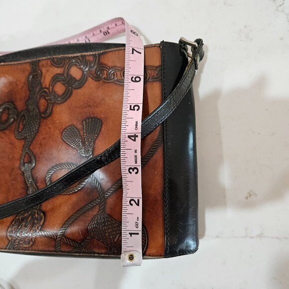 Vintage Bruno Benvenuti Italian Leather Crossbody Bag With Embossed Design - Picture 7 of 15